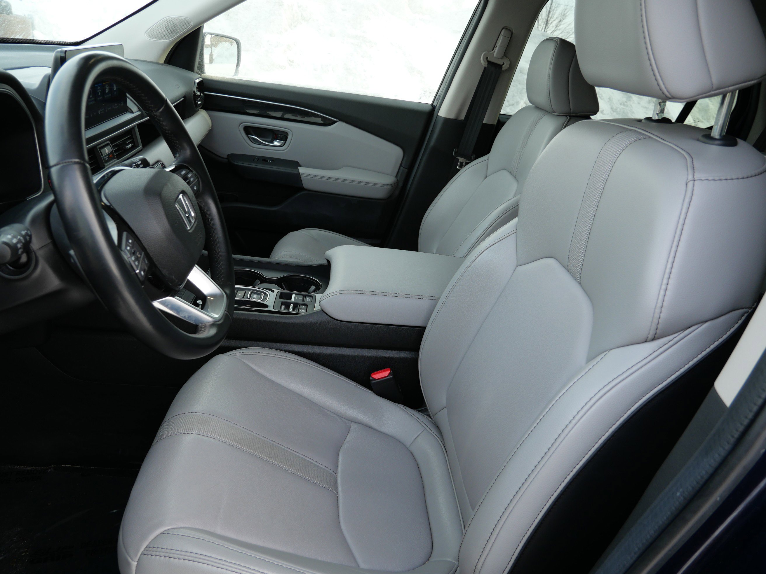 Used 2025 Honda Pilot EX-L image 9