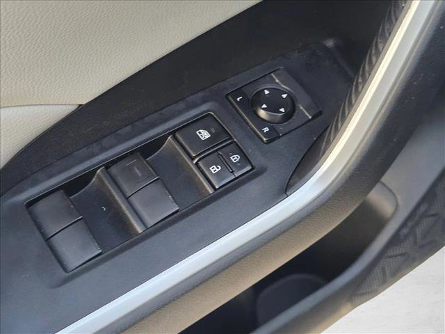 Used 2019 Toyota RAV4 XLE FWD image 10