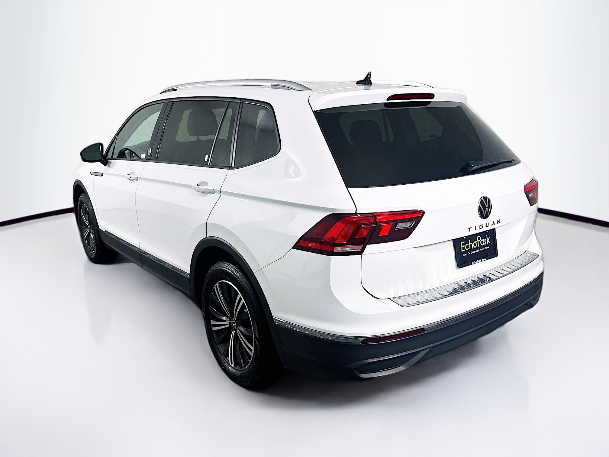 Used 2024 Volkswagen Tiguan Wolfsburg Edition image 5