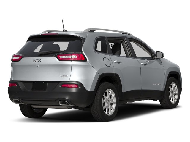 Certified 2017 Jeep Cherokee Latitude w/ Cold Weather Group AWD/4WD image 3