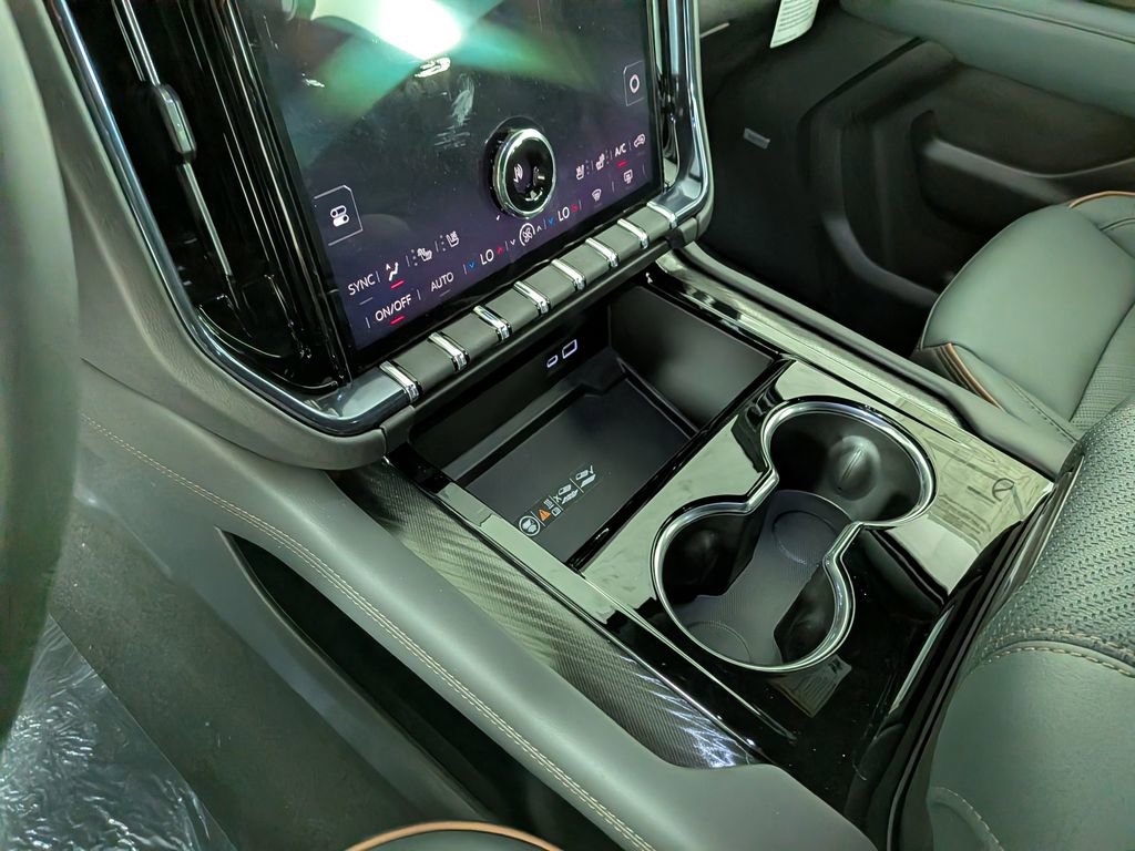 New 2026 GMC Yukon XL AT4 image 25