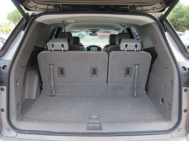 Used 2018 Chevrolet Traverse Premier w/ Driver Confidence II Package FWD image 5