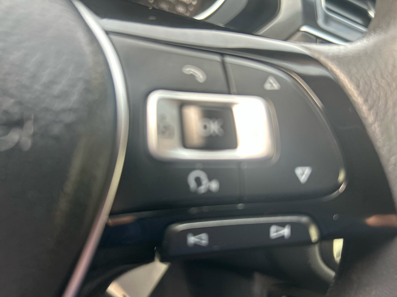 Used 2018 Volkswagen Tiguan S image 15