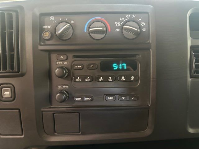 Used 2003 Chevrolet Express 1500 w/ Preferred Equipment Group 3 image 19