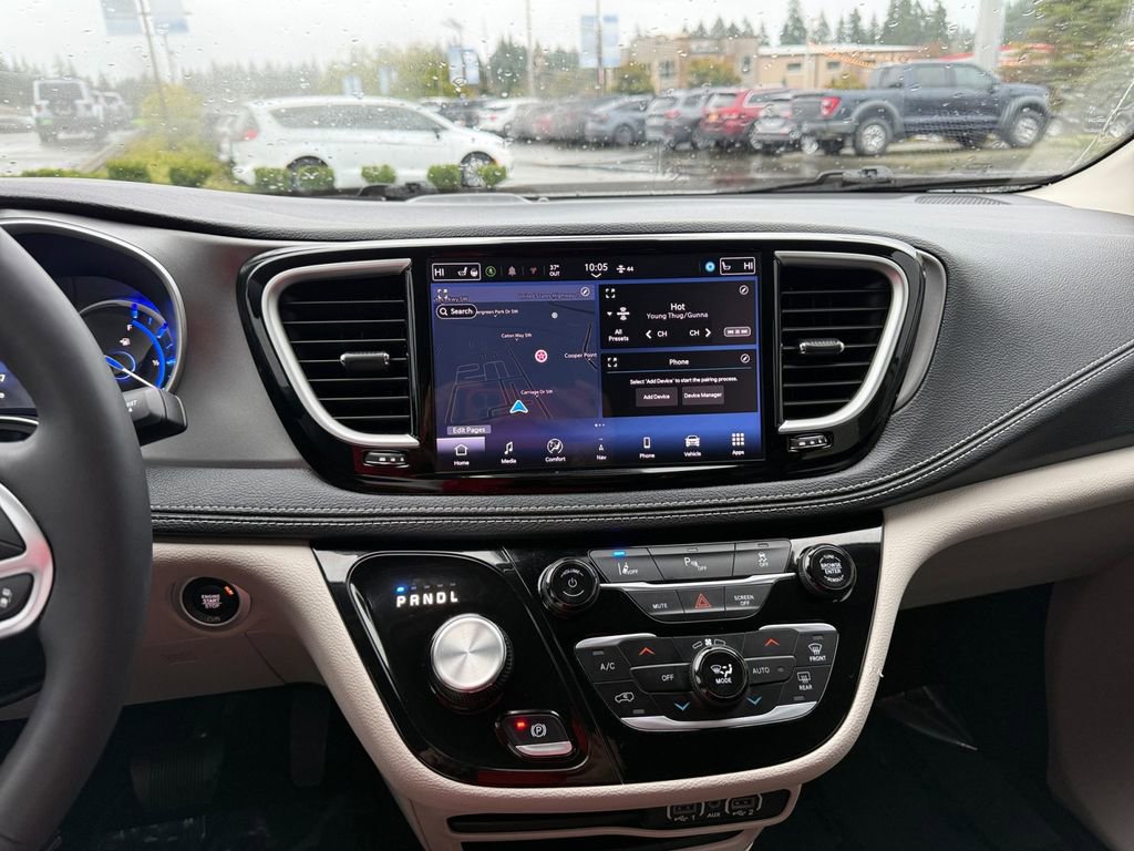 Certified 2024 Chrysler Pacifica Select image 7