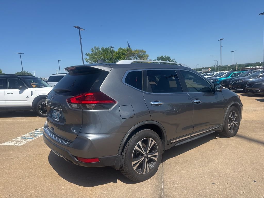Used 2018 Nissan Rogue SL w/ Premium Package FWD image 3