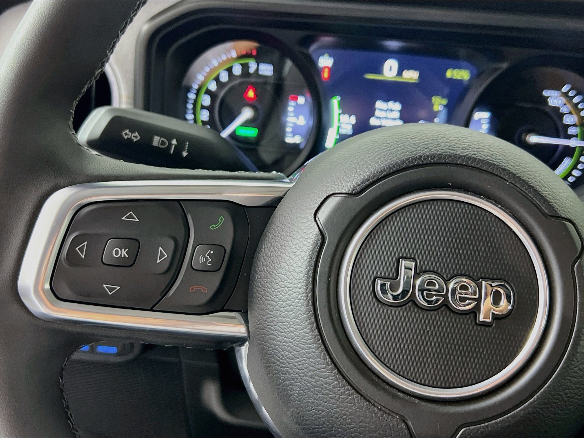 Used 2025 Jeep Wrangler Unlimited Sahara AWD/4WD image 17