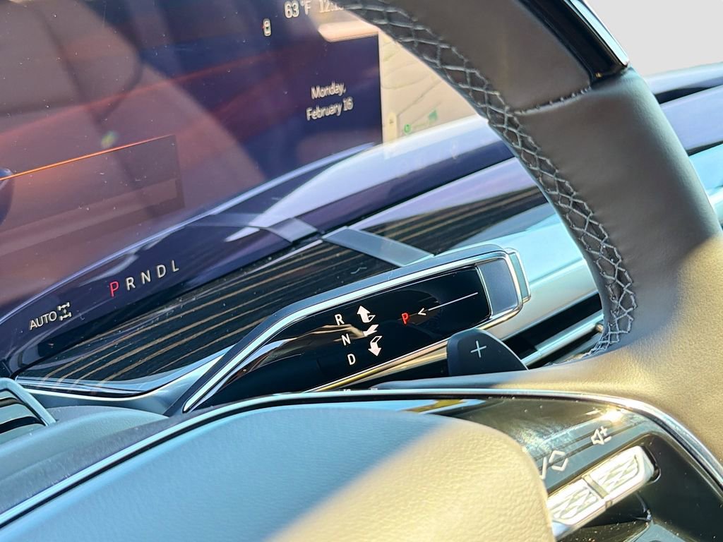 New 2026 Cadillac Escalade Luxury w/ Touring Package AWD/4WD image 17