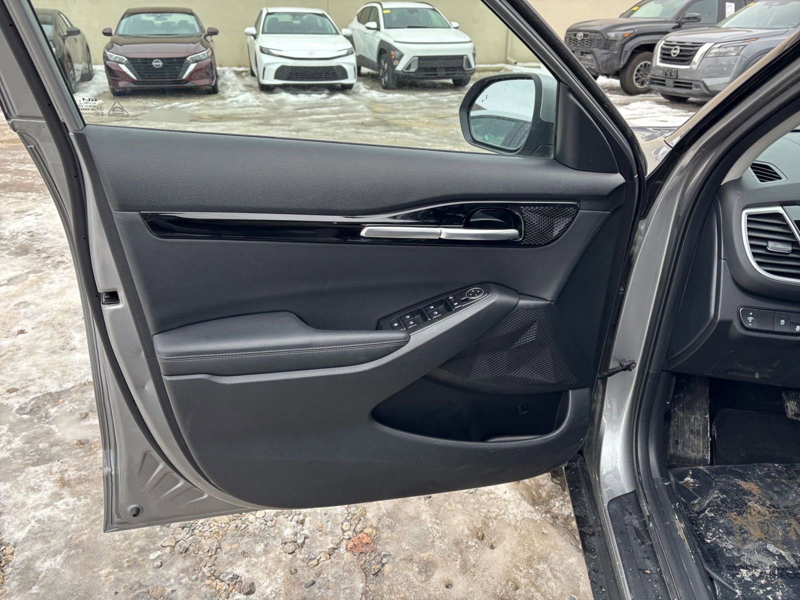 Used 2025 Kia Seltos S image 18