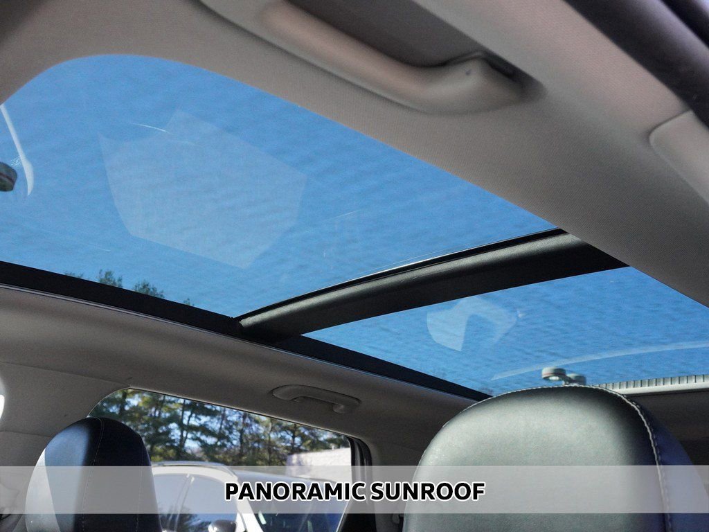 Used 2022 Kia Sorento S w/ Panoramic Sunroof Package image 4