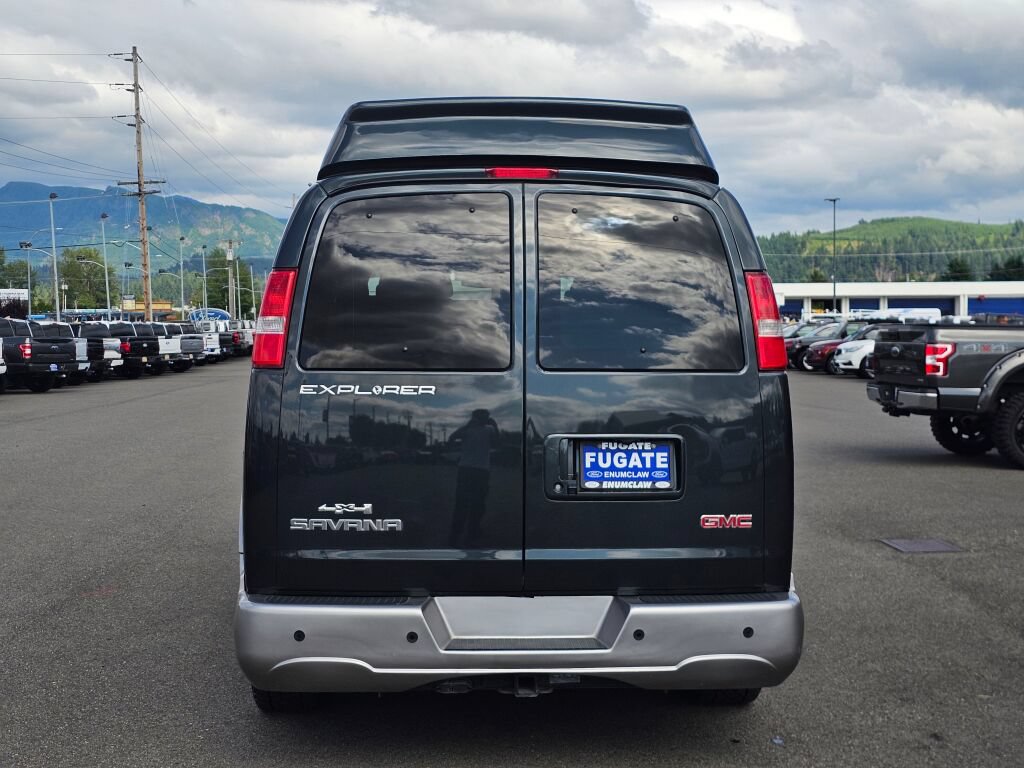 Used 2017 GMC Savana 2500 RWD image 3