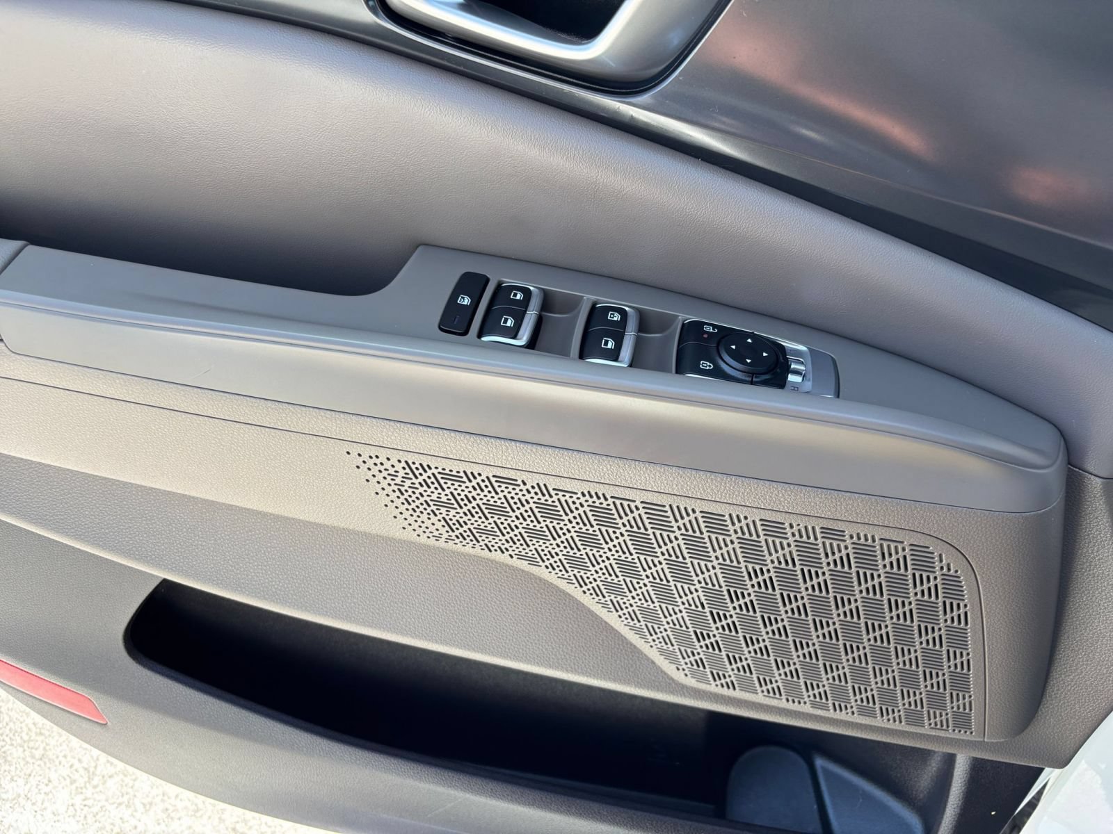 Used 2026 Kia Carnival FWD image 18
