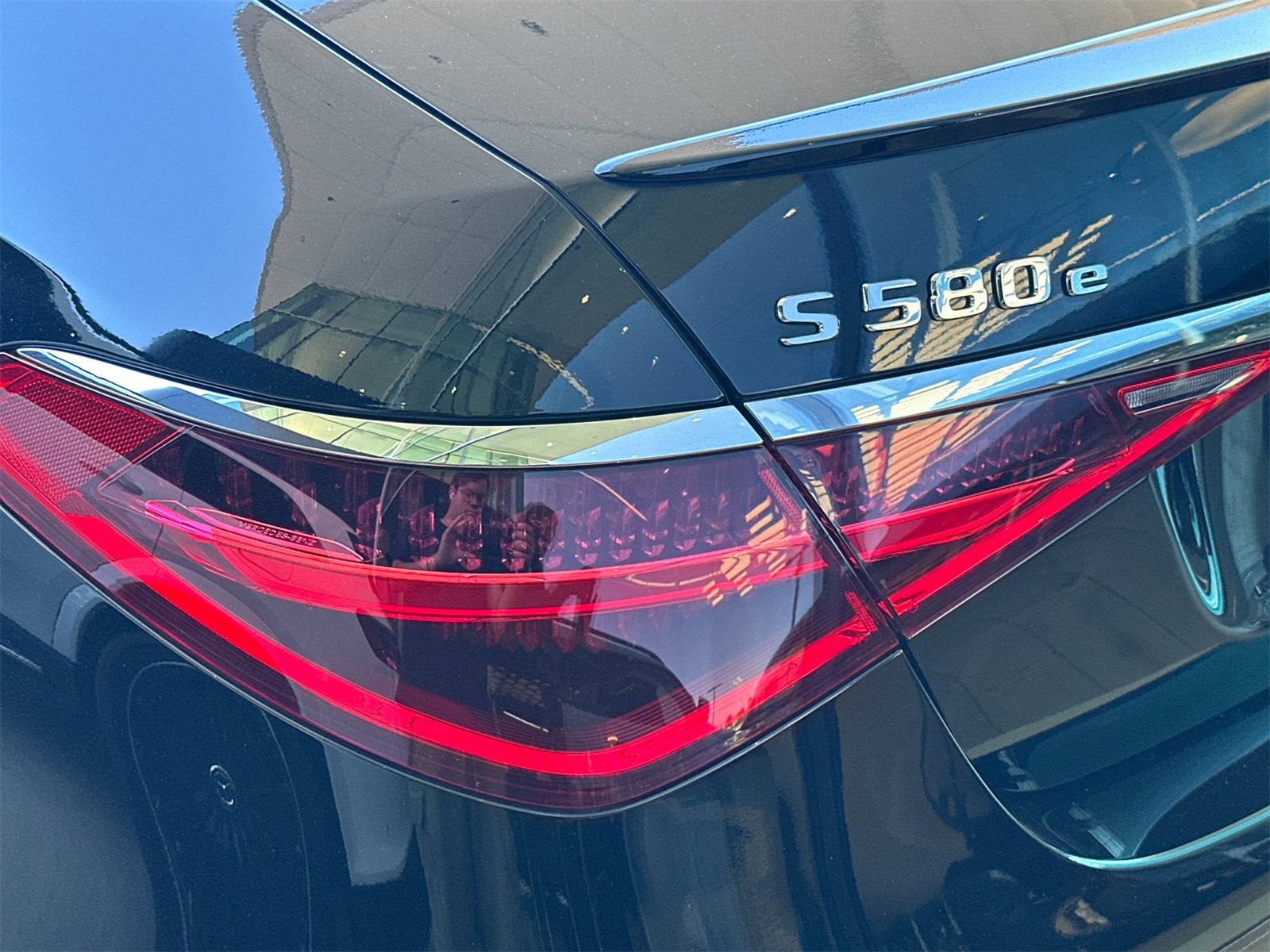 New 2024 Mercedes-Benz S 580e 4MATIC Sedan image 32