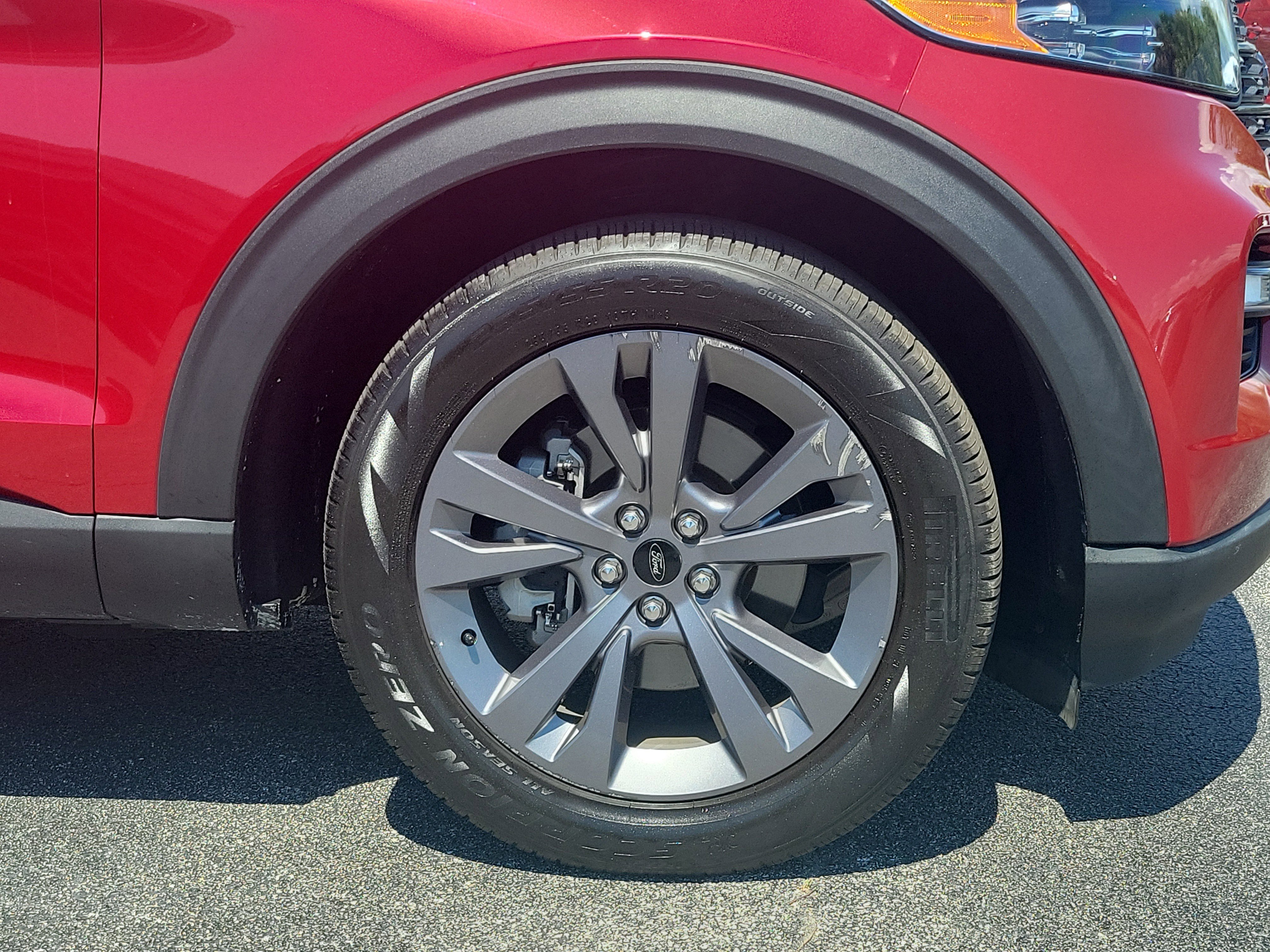 Used 2021 Ford Explorer XLT w/ Equipment Group 202A RWD image 5
