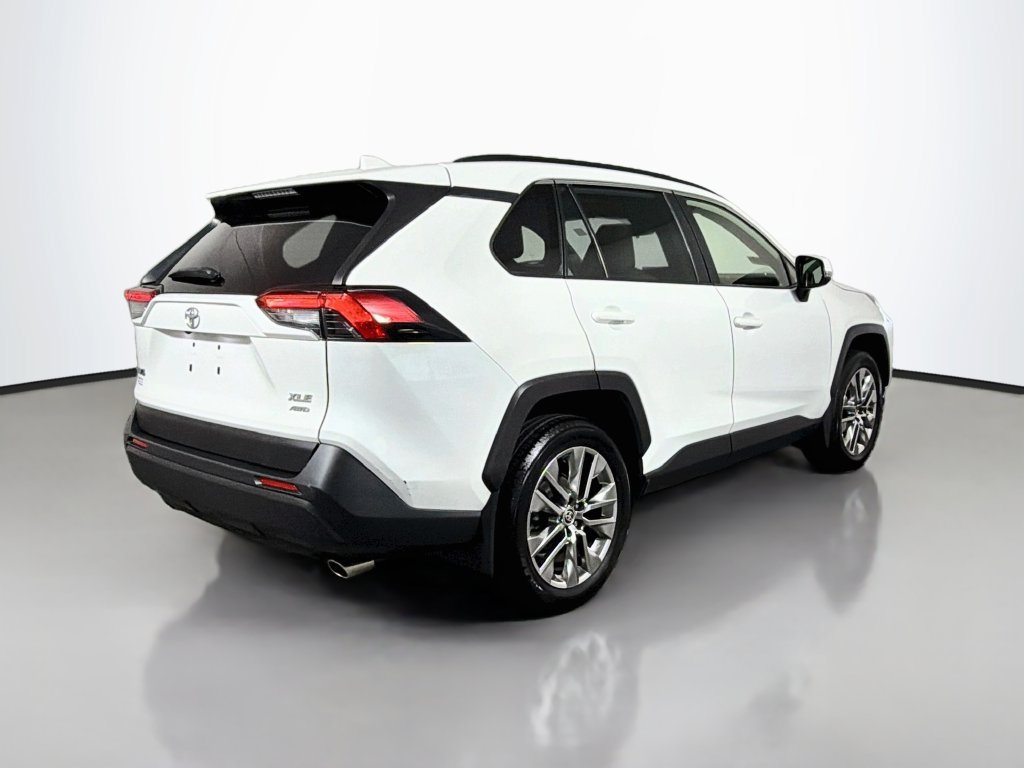 Used 2020 Toyota RAV4 XLE Premium AWD/4WD image 8