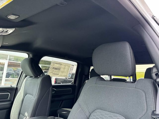 New 2025 RAM 1500 4x4 Crew Cab image 12