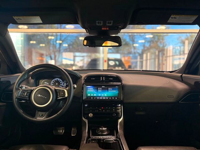 Used 2018 Jaguar XE R-Sport image 35