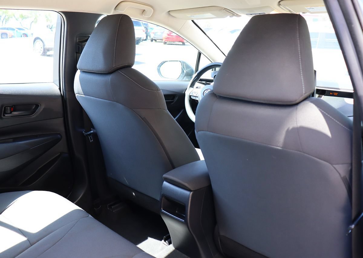 Used 2022 Toyota Corolla LE FWD image 28