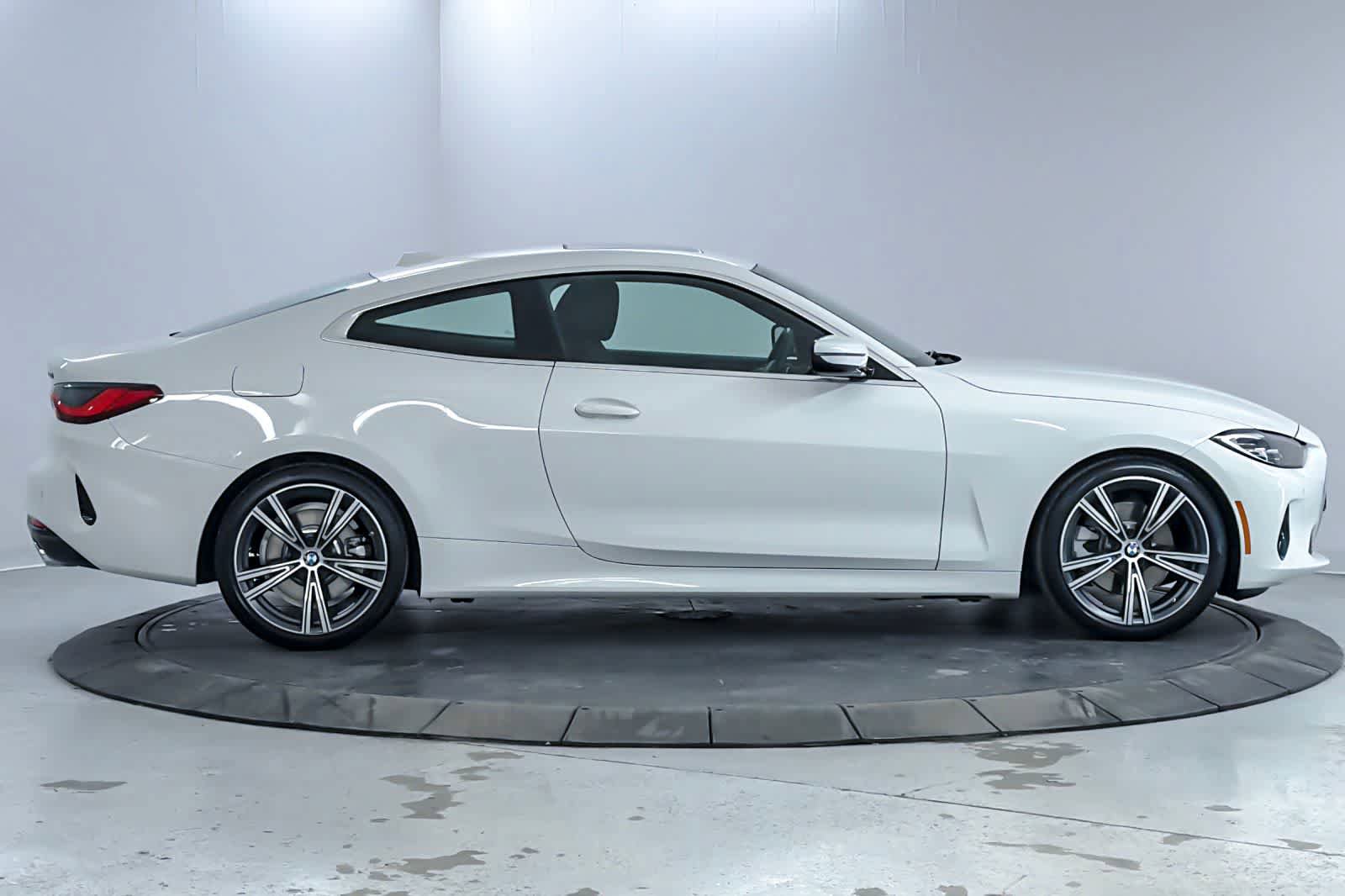 Used 2024 BMW 430i Coupe w/ Convenience Package RWD image 8