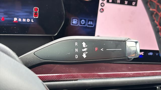 Used 2024 Chevrolet Traverse RS image 26