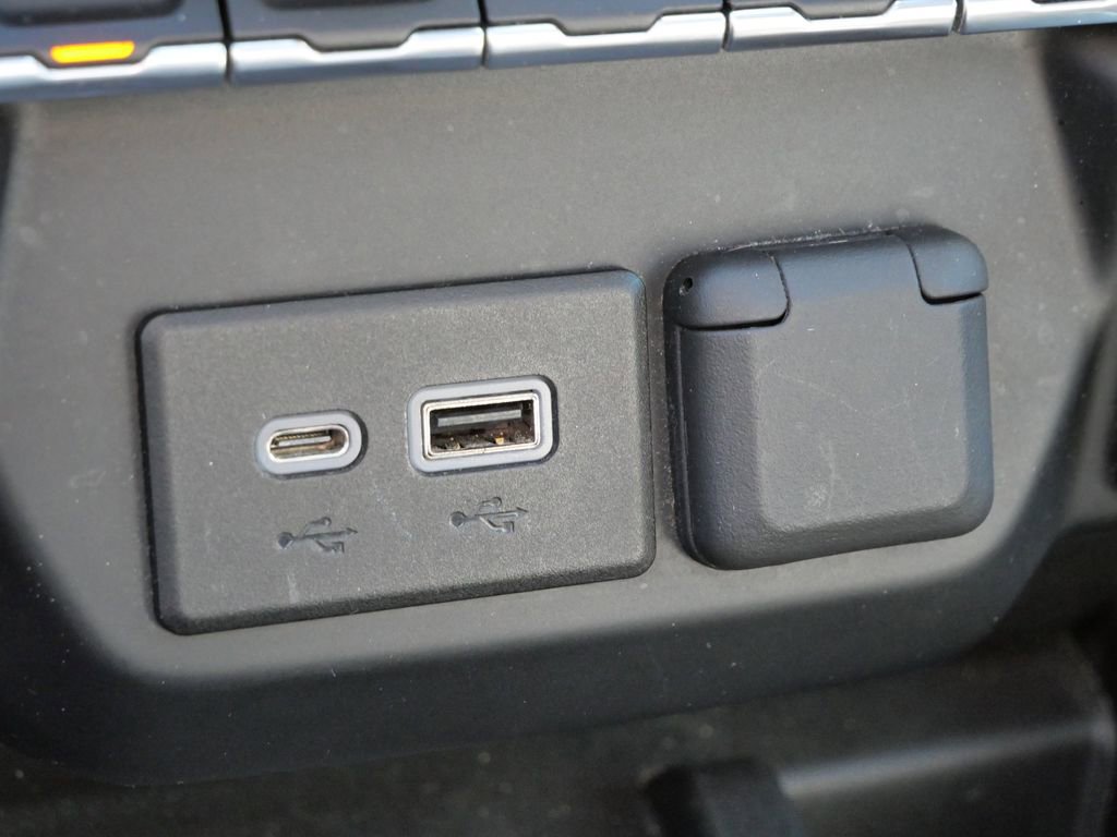 Used 2019 Chevrolet Silverado 1500 High Country image 27