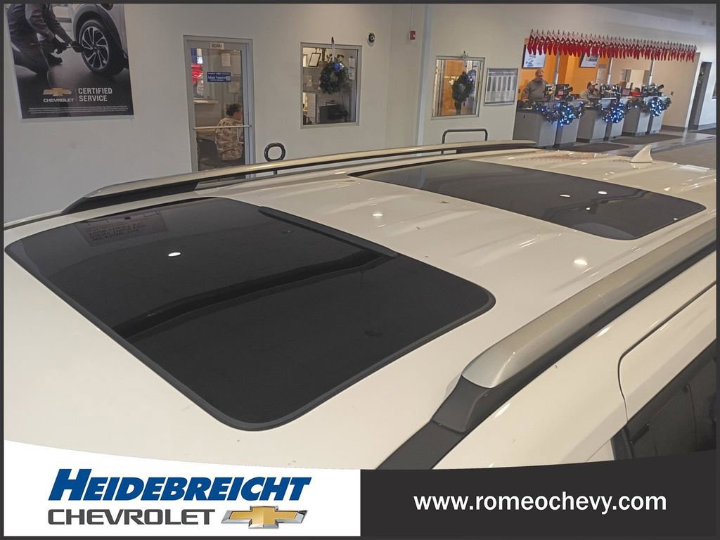 Used 2022 Kia Carnival SX Prestige image 32