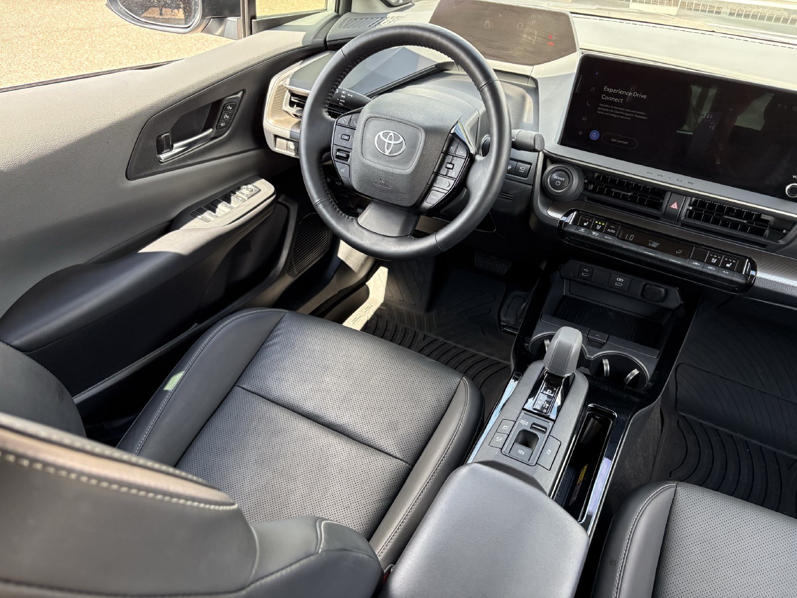 Used 2024 Toyota Prius Limited w/ Limited Premium Package FWD image 19