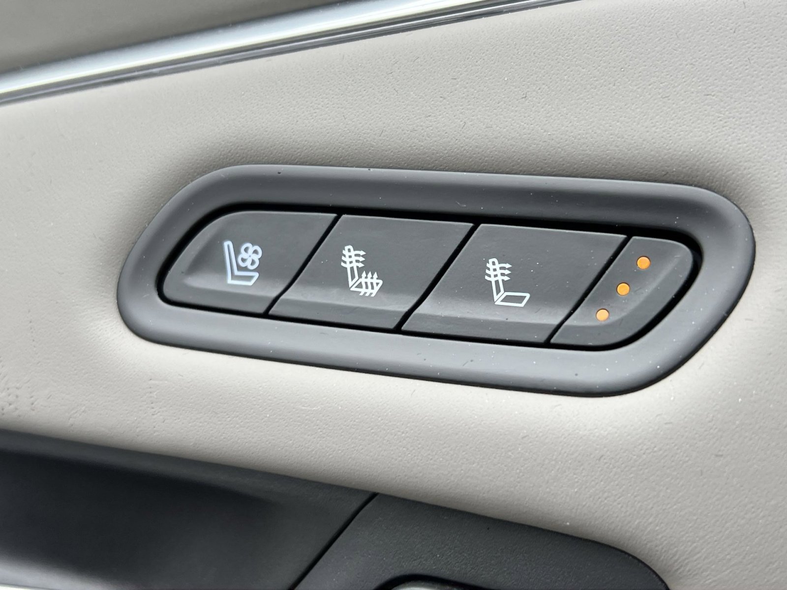 Used 2022 Cadillac Escalade Sport Platinum w/ LPO, ONYX Package image 34