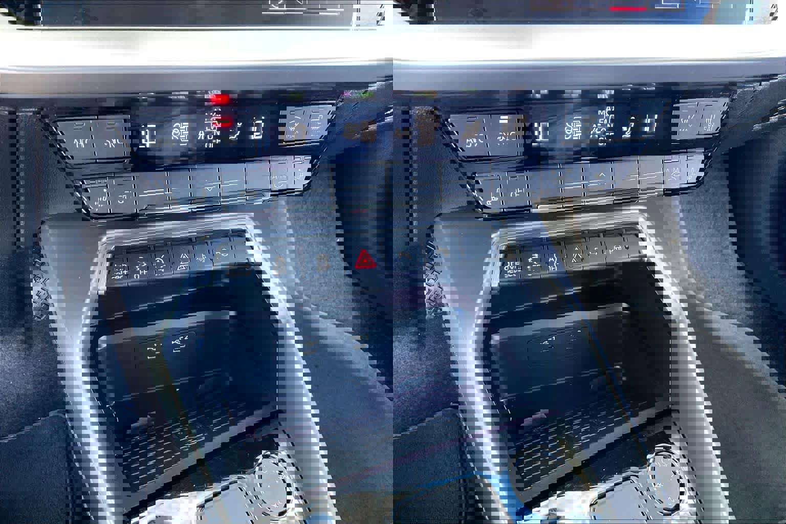 Used 2024 Audi A3 2.0T Premium image 31