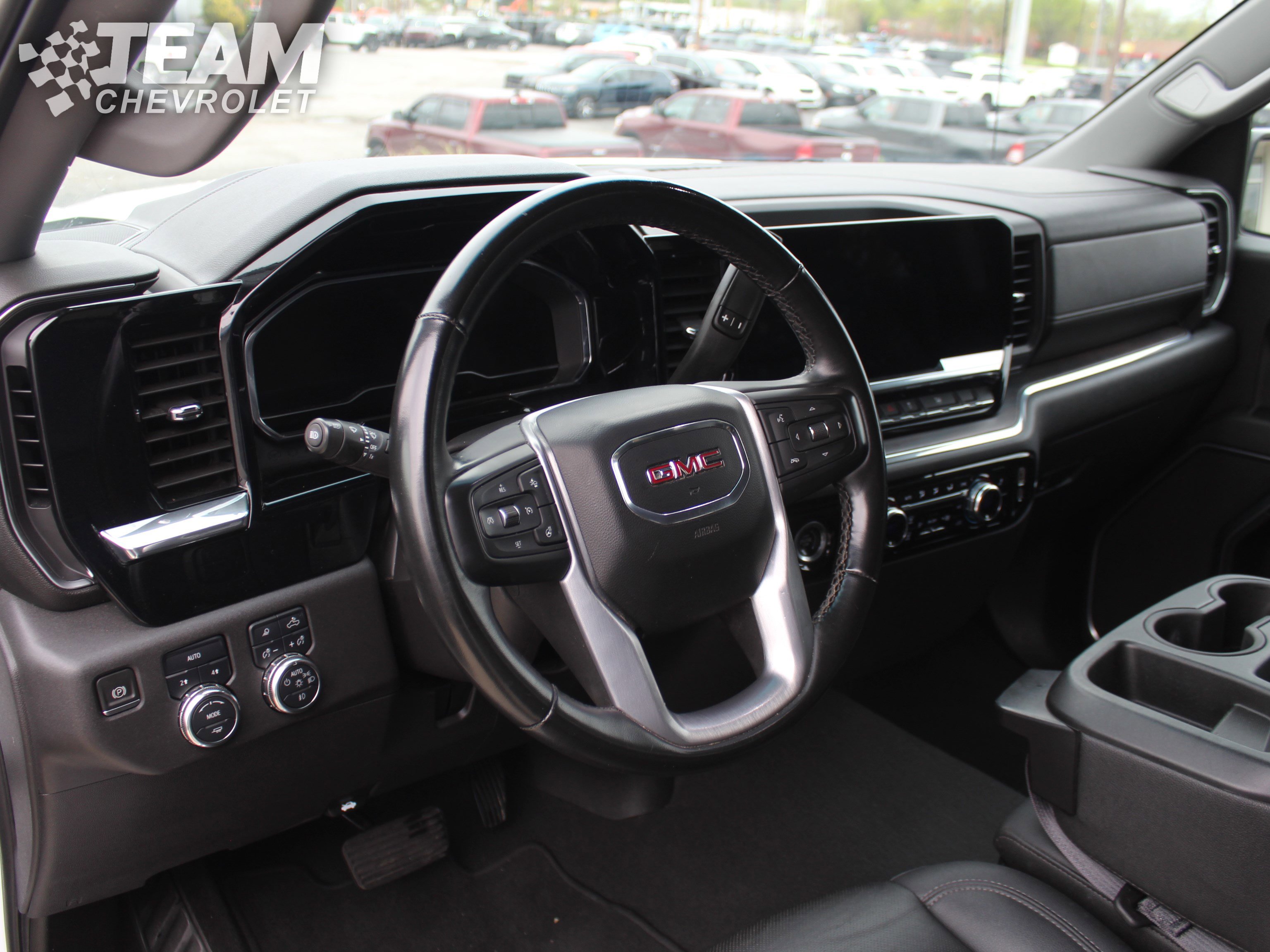 Used 2024 GMC Sierra 1500 SLT AWD/4WD image 12