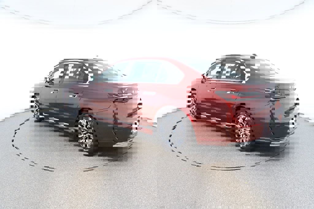 Used 2024 BMW i7 eDrive50 image 3