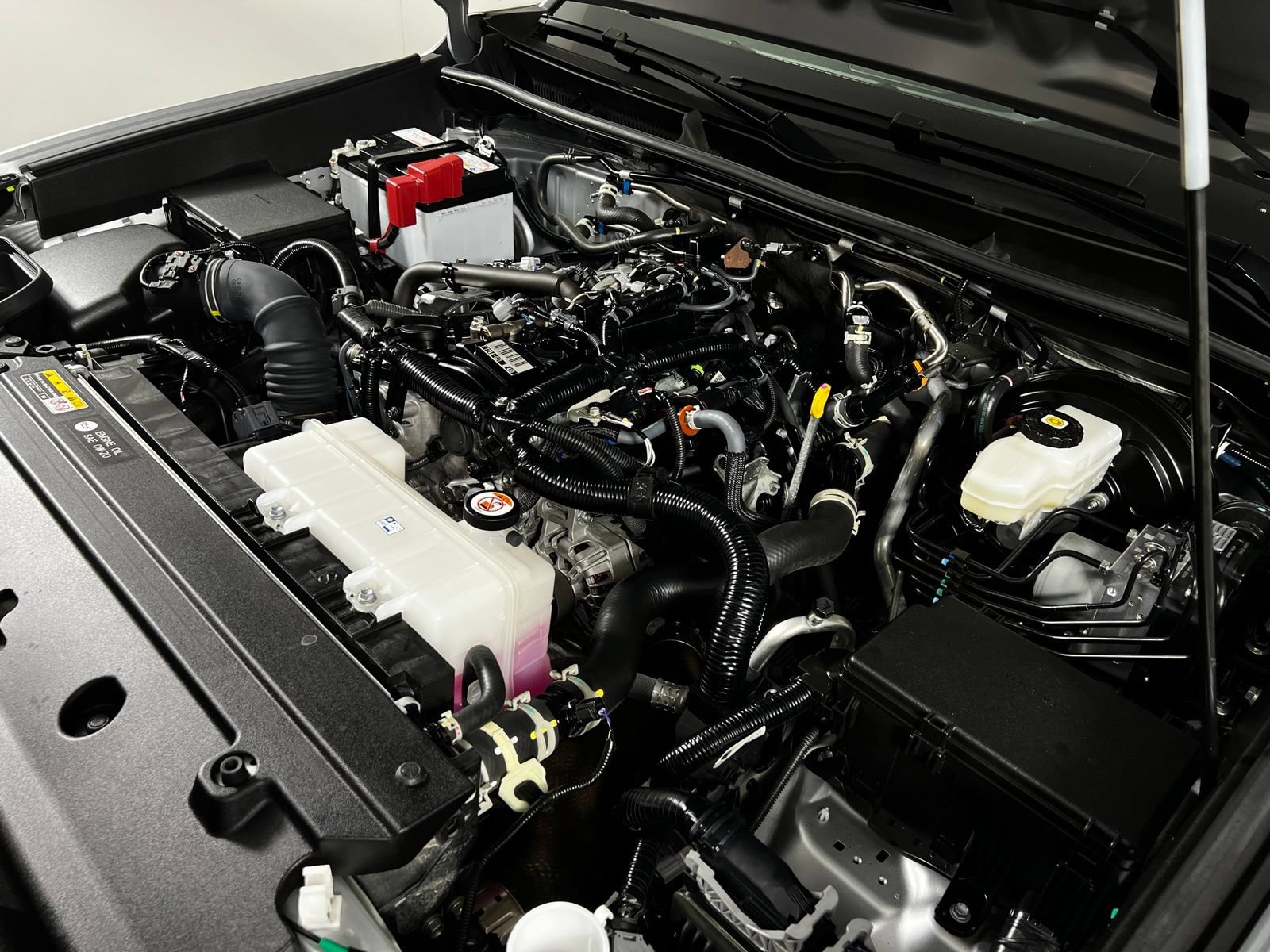 Certified 2025 Toyota 4Runner SR5 AWD/4WD image 11