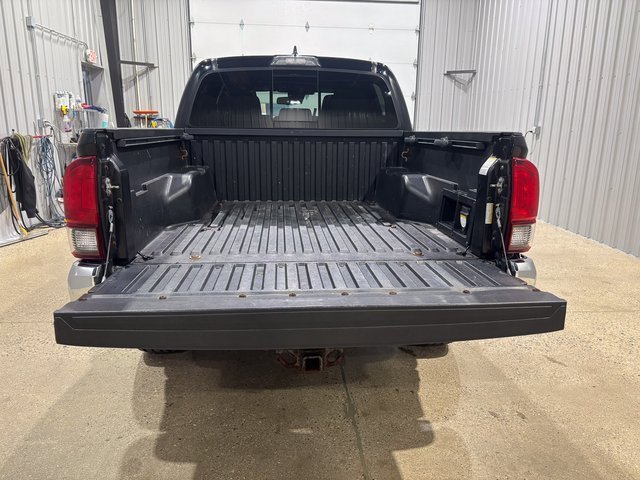 Used 2019 Toyota Tacoma TRD Off-Road image 9