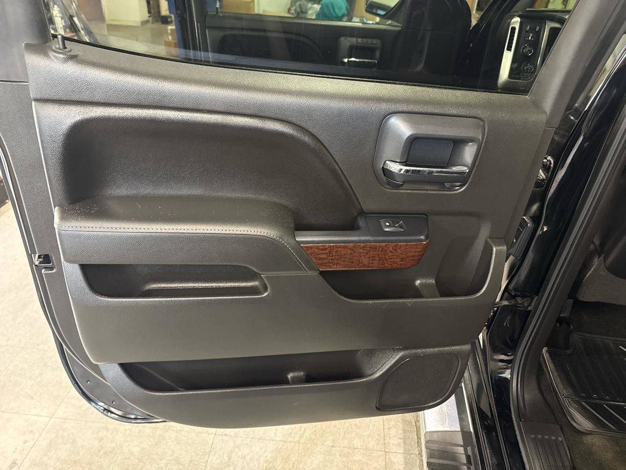 Used 2015 GMC Sierra 1500 SLT w/ SLT Crew Cab Value Package image 36