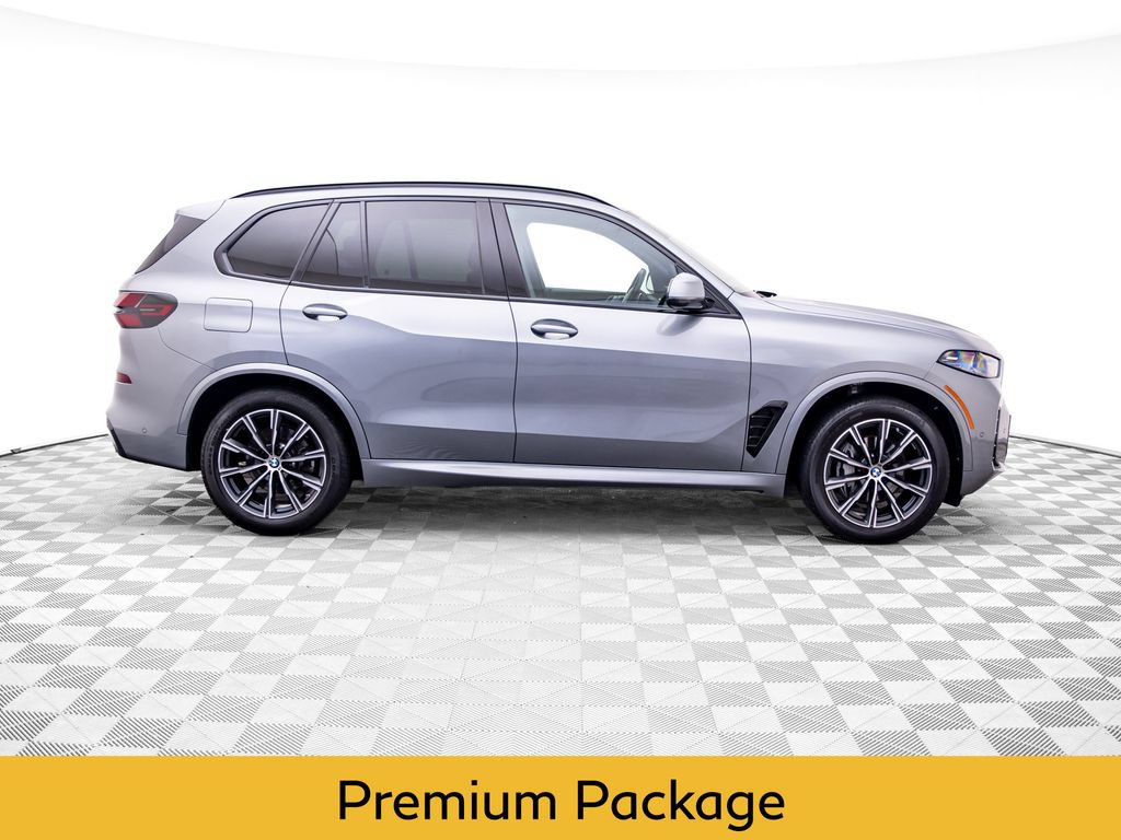 Used 2024 BMW X5 xDrive40i w/ M Sport Package AWD/4WD image 7