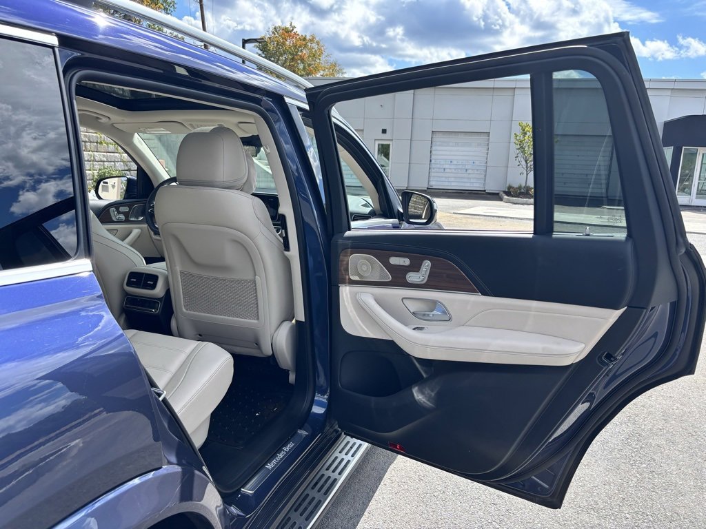 Used 2025 Mercedes-Benz GLS 580 4MATIC image 15