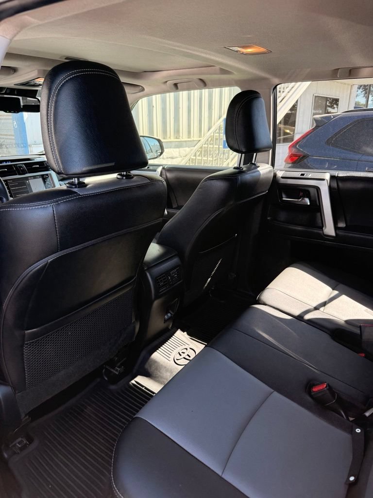 Used 2022 Toyota 4Runner SR5 Premium w/ Moonroof Package AWD/4WD image 15