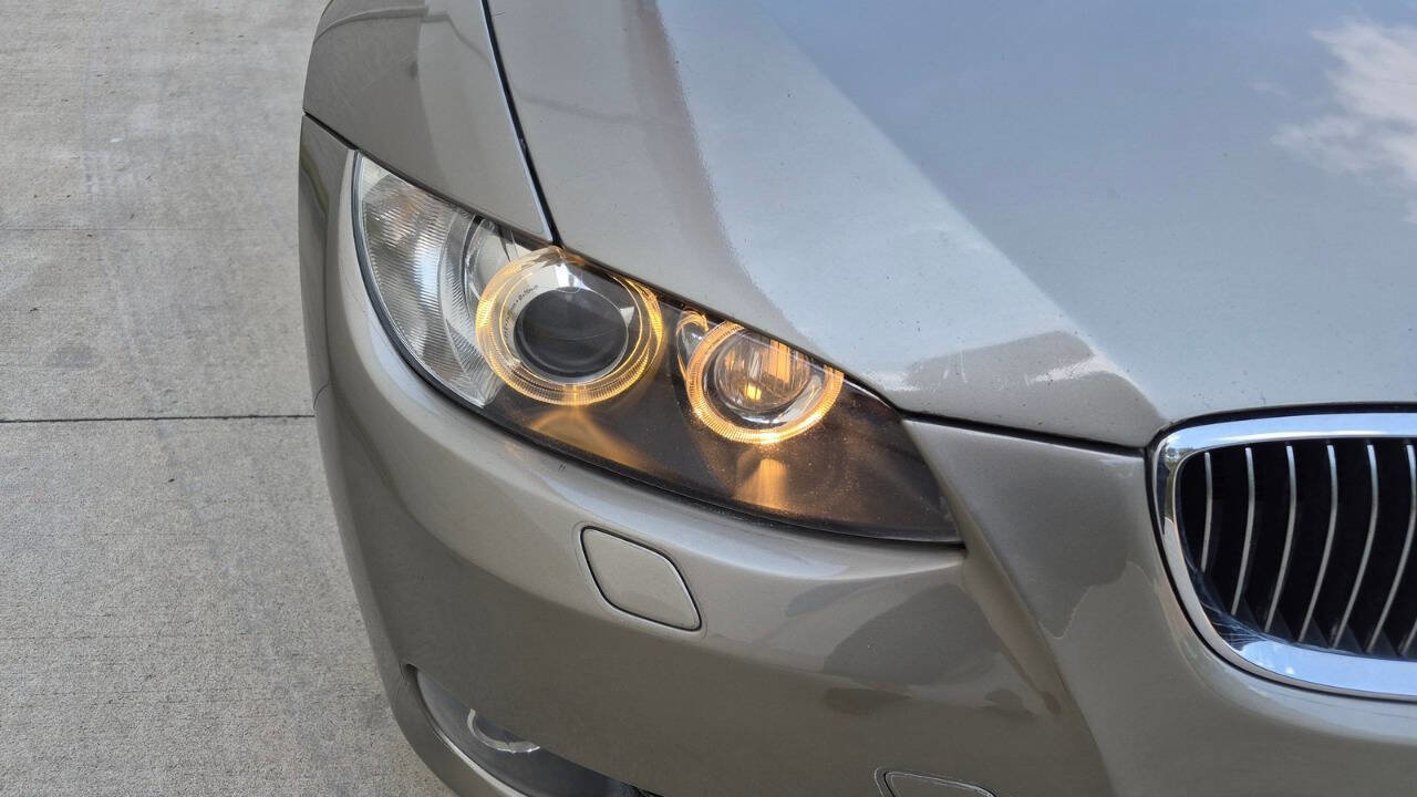 Used 2007 BMW 335i Convertible image 11