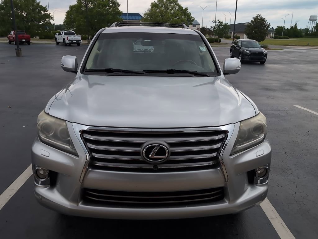 Used 2013 Lexus LX 570 4WD w/ Luxury Pkg image 6