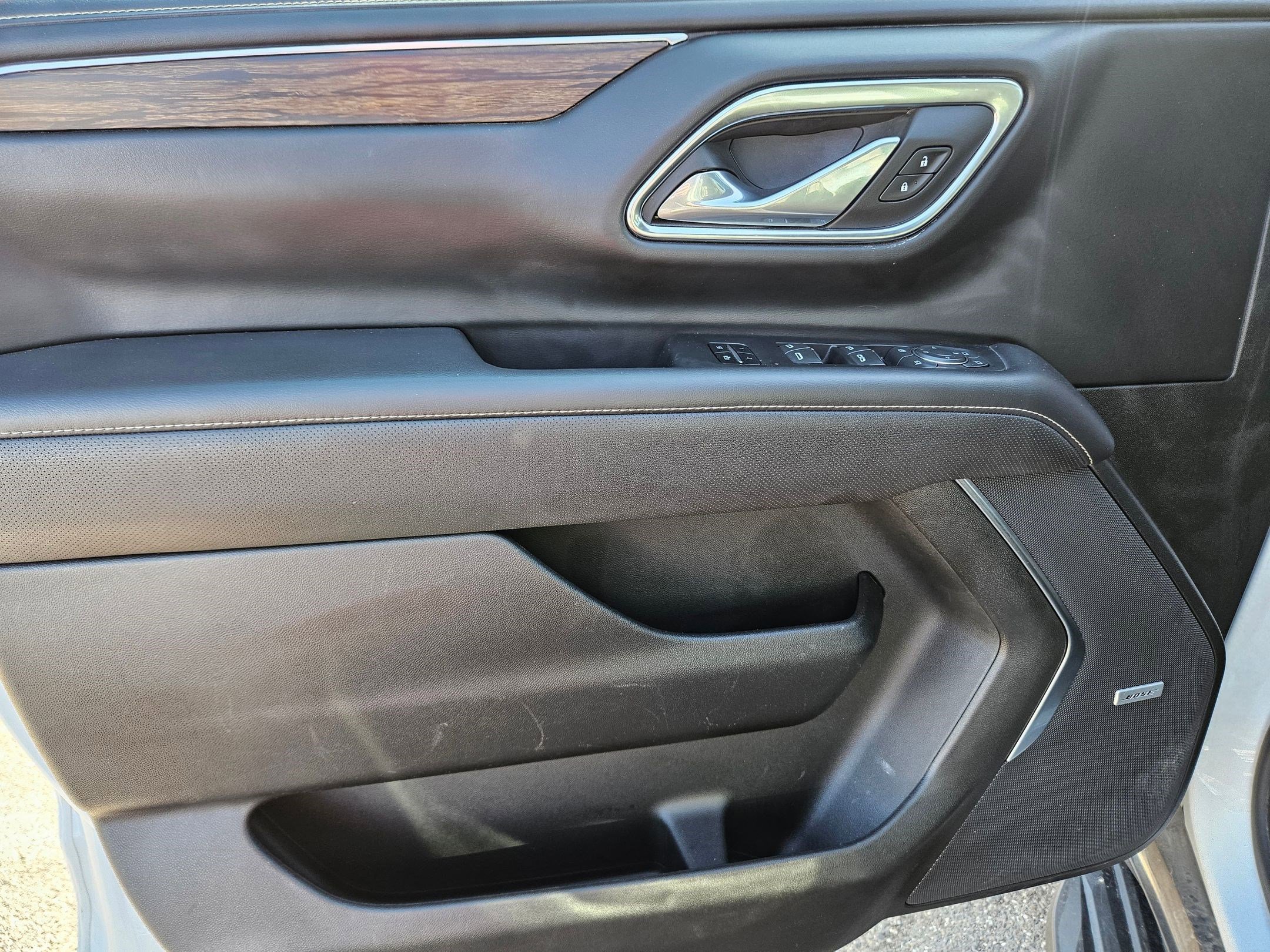 Used 2024 Chevrolet Suburban Premier image 13