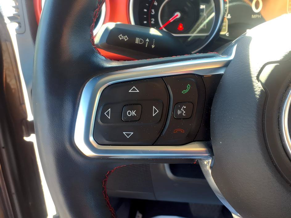 Used 2018 Jeep Wrangler Unlimited Rubicon w/ Dual Top Group AWD/4WD image 25