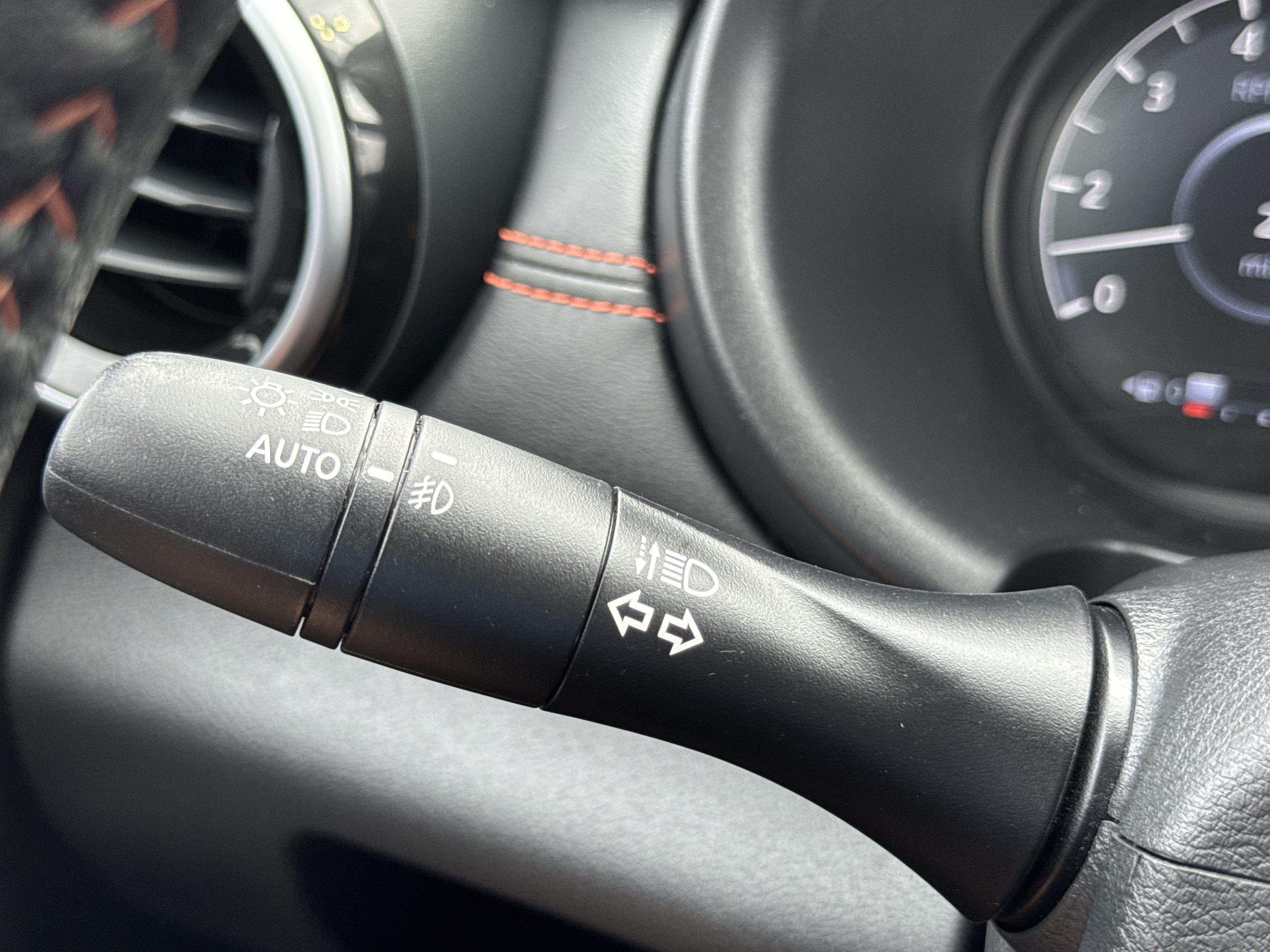 Used 2021 Nissan Kicks SR FWD image 19