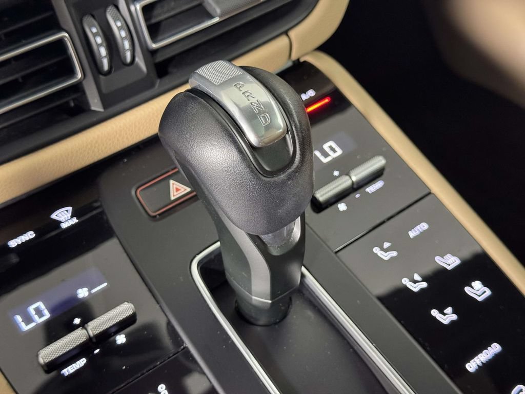 Used 2022 Porsche Macan S AWD/4WD image 31