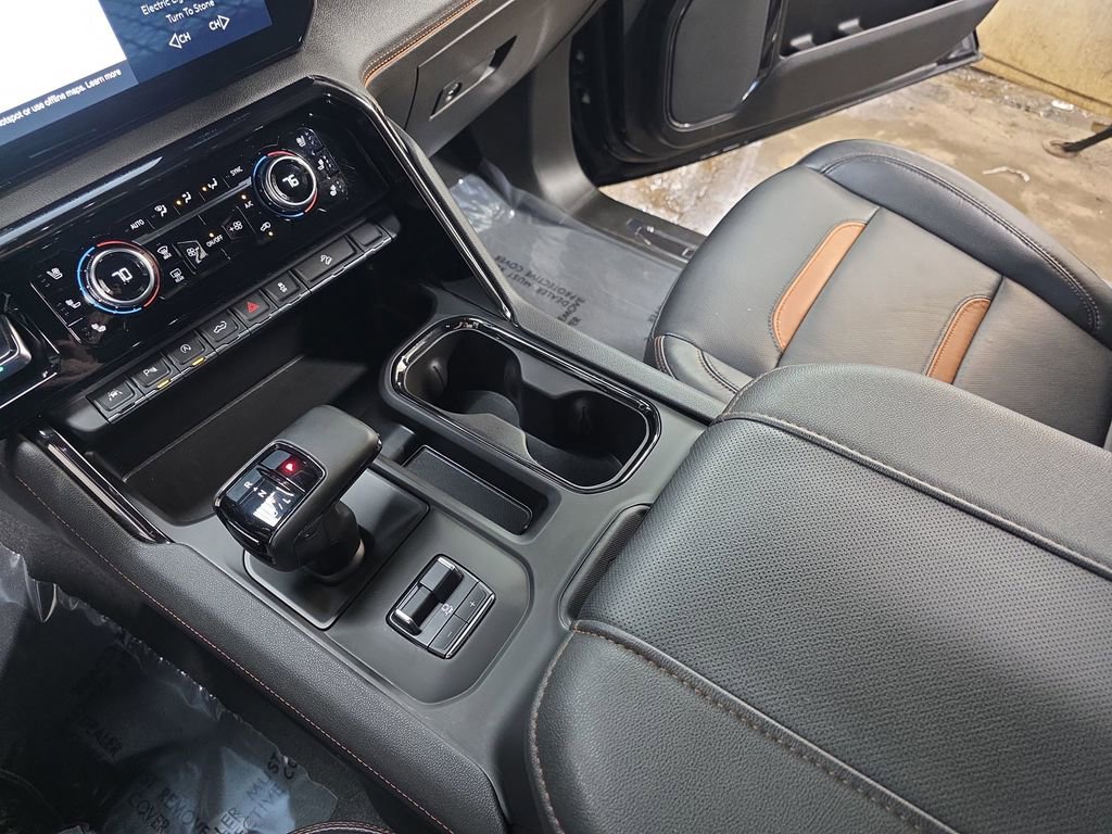 Used 2024 GMC Sierra 1500 AT4 w/ Technology Package AWD/4WD image 26