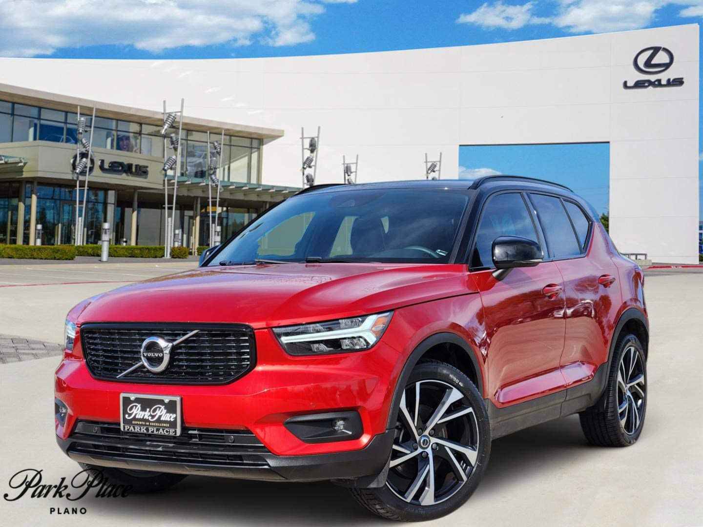 Used 2020 Volvo XC40 T5 R-Design w/ Protection Package Premier image 1