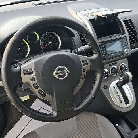 Used 2011 Nissan Sentra 2.0 SR w/ Convenience Pkg FWD image 2