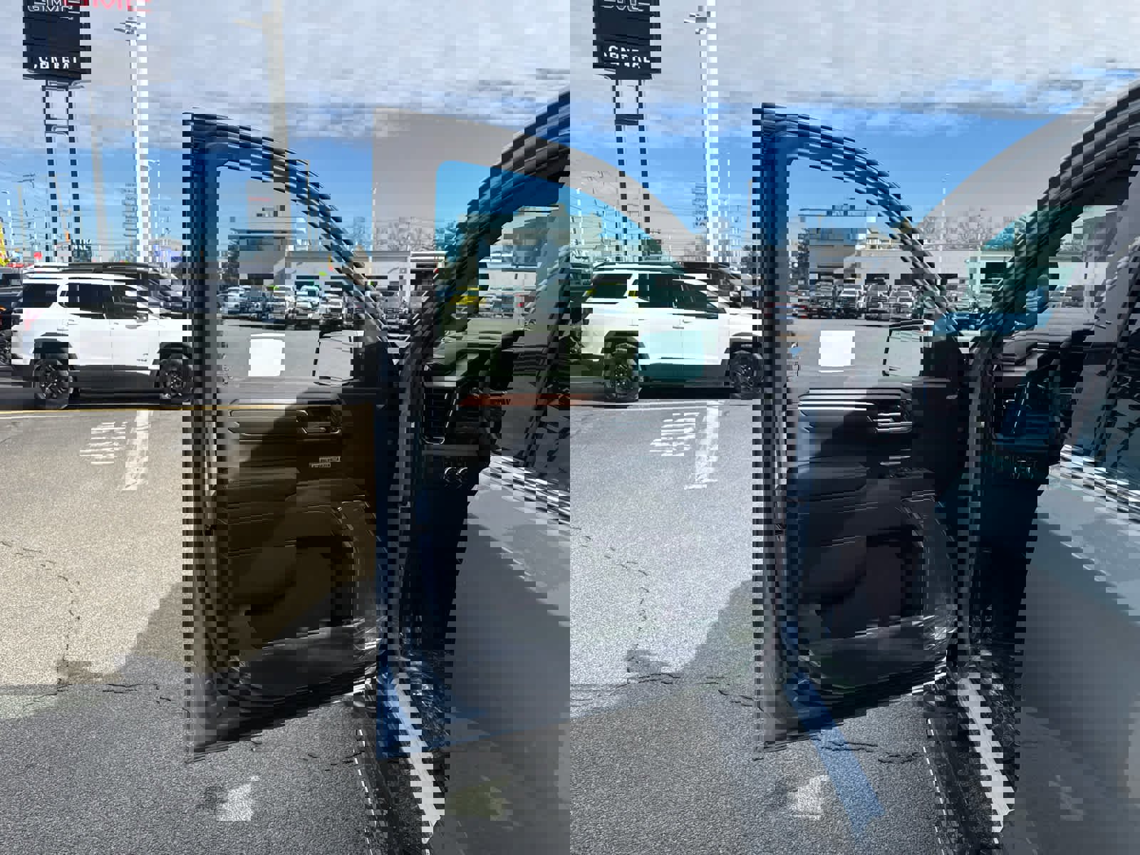 New 2026 GMC Sierra 1500 Denali w/ Denali Reserve Package image 17