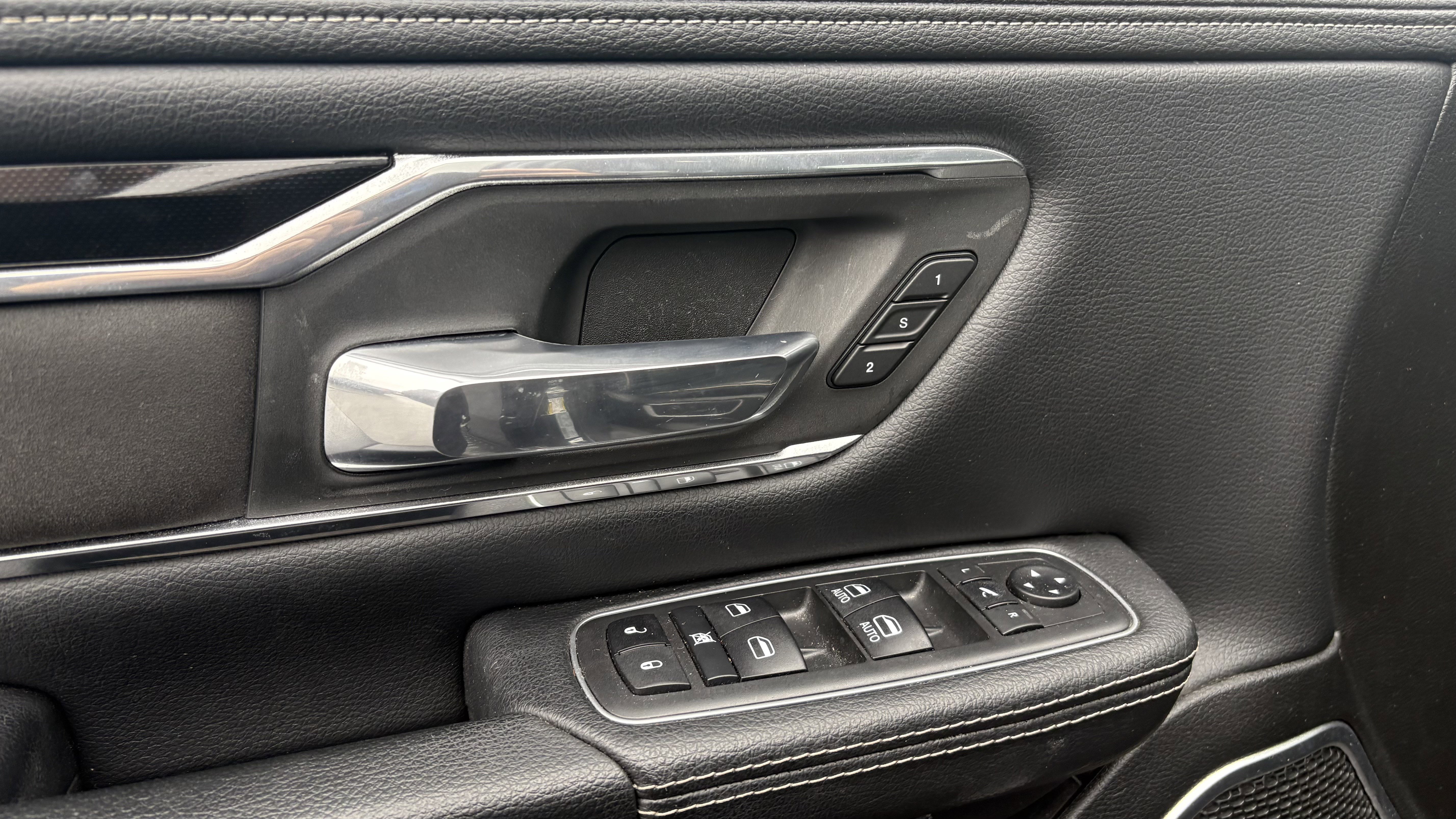 Used 2021 RAM 1500 Laramie w/ Sport Appearance Package image 17