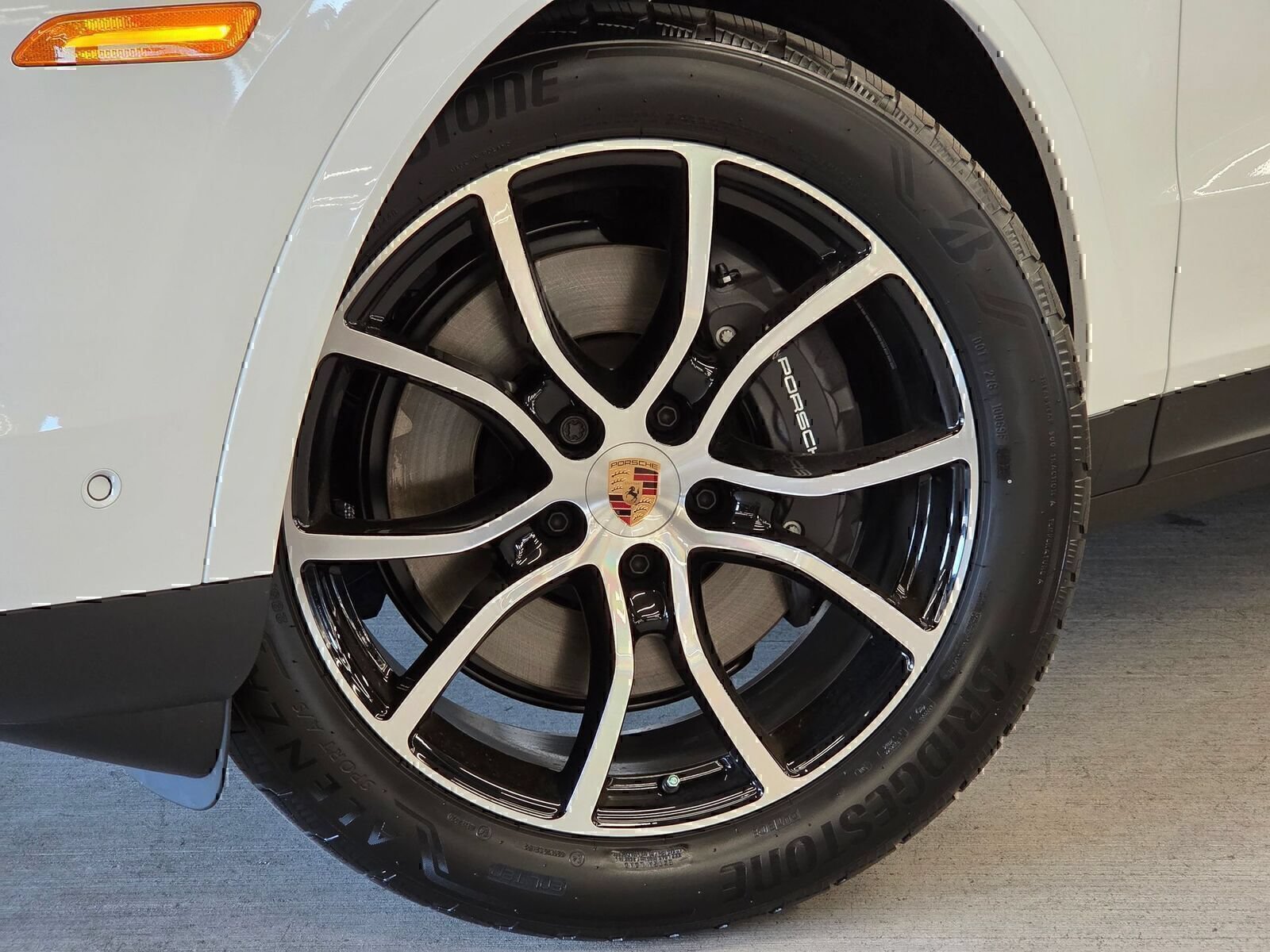 Certified 2026 Porsche Cayenne Coupe AWD/4WD image 23