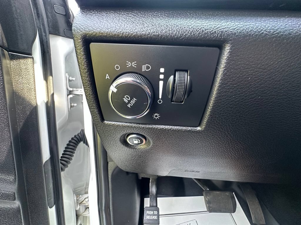 Used 2020 Jeep Grand Cherokee Altitude RWD image 16